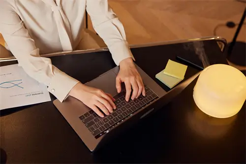 法律和经济行业的关系是什么