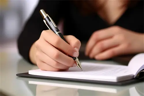 读大学法律适合送什么书